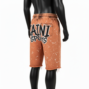 Shorts de felpa de algodón premium de 280 GSM con lavado ácido, color naranja óxido, bolsillos tipo cargo y logotipo personalizado con serigrafía. - Product Image 5