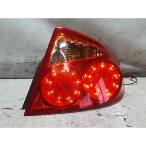 Luz Trasera Derecha Usada en Estado de Funcionamiento - Product Image 1