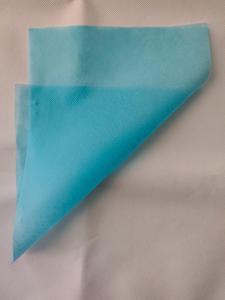 Rollo de tela no tejida de polipropileno (PP) de grado médico superior SS, 22 GSM, material facial para la fabricación de prendas de protección sanitaria. - Product Image 2