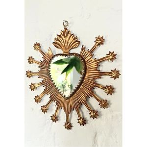 Wholesale <b>Vintage</b> Gold Sacred Heart Wall <b>Mirror</b> Starburst Metal Sunburst Decorative <b>Mirror</b> Bohemian Exquisite Hanging Home Decor - Product Image 1
