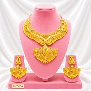 ชุดเครื่องประดับแฟชั่นดูไบ24K ชุดเครื่องประดับกำไลข้อมือเข็มกลัดทองแดงและเพชรของขวัญจากบัลแกเรีย - Product Image 4