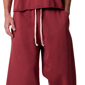 Shorts amples en molleton noir pour homme, coupe 3/4, taille élastique, imprimé graphique latéral, style streetwear décontracté, vente en gros OEM - Product Image 2