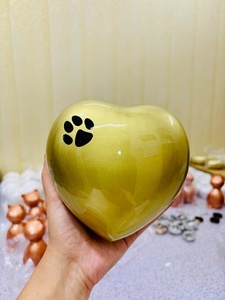 Urna de cremación para mascotas dorada de aluminio de estilo americano con suministros funerarios con estampado de Pata Negra - Product Image 3