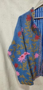 Abrigo de Primavera para Mujer, Tejido en Algodón, Bordado Floral, Manga Larga, Hecho a Mano, Color Azul - Product Image 2