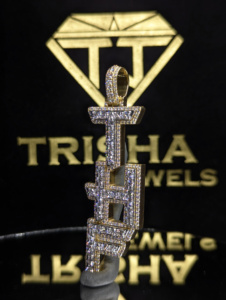 Colgante personalizado con la letra 'THP' con diamantes de moissanita VVS, plata de ley 925, estilo hip hop, joyería de lujo de Trisha Jewels - Product Image 2