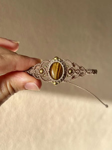 สร้อยข้อมือมาคราเม่ทำมือประดับด้วยหินไทเกอร์อายสำหรับทำเครื่องประดับขายส่ง - Product Image 2