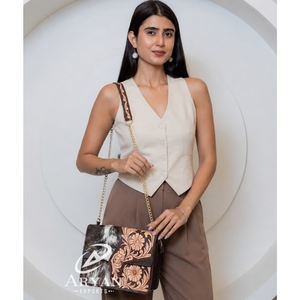 New Design Best Selling Floral Hand <b>Tooled</b> Genuine <b>Leather</b> Crossbody Bag Western Genuine Cowhide <b>Leather</b> Women's Messenger Bags - Product Image 1