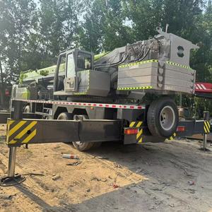 Grue sur camion Zoomlion C3000K, équipement de levage mobile, palan de construction robuste, moteur Cummins, moment de charge élevé, garantie 1 an - Product Image 4