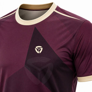Maillot de football classique pour hommes, tissu doux, confortable à porter, parfait pour les entraînements, les matchs et les activités sportives décontractées - Product Image 5