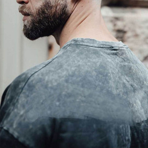 Camiseta Gráfica con Efecto Desgastado para Hombre - Estilo Urbano Holgado - Mezcla de Algodón Transpirable - Estilo Urbano Icónico - Product Image 6