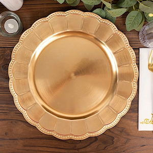 Platos Base Decorativos Redondos de Metal Dorado para Decoración de Mesas en Bodas, Restaurantes, Cenas, Fiestas y Eventos - Product Image 1