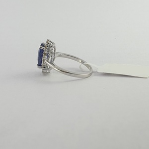 Bague sophistiquée pour femme en or 14 carats avec pierre ovale en saphir bleu, bijoux modernes en or jaune, collection élégante de mariage haut de gamme - Product Image 2
