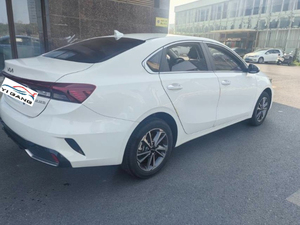 Kia K3 2023 la plus vendue, berline de luxe 5 places, nouvelle <span class=keywords><strong>voiture</strong></span> à essence légère automatique <span class=keywords><strong>d</strong></span>'<span class=keywords><strong>occasion</strong></span> - Product Image 3