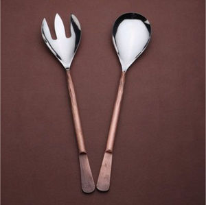 Juego de cubiertos de lujo en acero inoxidable dorado mate con mango de mimbre, tenedor y cuchara para servir ensaladas, para comedor y cocina modernos. - Product Image 4