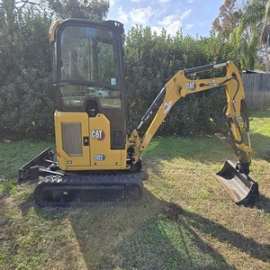 Miniexcavadora CAT 302 CR, excavadora pequeña, perfecta para construcción, paisajismo y trabajos pesados, con rendimiento hidráulico compacto. - Product Image 4