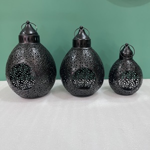 Juego de 3 Casitas para Pájaros Colgantes de Diseño Artesanal, Modernas, de Hierro y Metal, con Acabado Negro, Modelo BH689, para Uso en Exteriores - Product Image 5