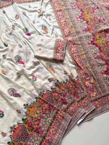 Sari en soie Rajwadi de créateur avec pallu tissé au Cachemire et blouse assortie - Product Image 4