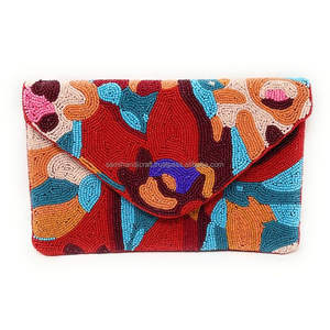 Sac à main ethnique unique, accessoire de monnaie abordable, portefeuille à perles vibrant, sac à main chic portable, sac à main artisanal, mini sacs pour femmes - Product Image 1