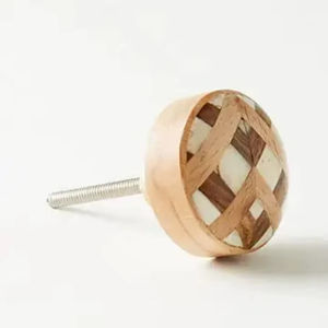 Perillas Redondas Artesanales de Resina y Madera Natural para Gabinetes de Cocina, Cajones y Puertas - ¡Todos los Tipos! Estilo Amoroso - Product Image 1