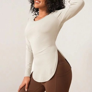 เสื้อยืดแขนยาวผู้หญิง โพลีอีลาสเทน บีบรัดรูป ซับเหงื่อ ระบายอากาศ เหมาะสำหรับออกกำลังกาย ขายส่ง - Product Image 2