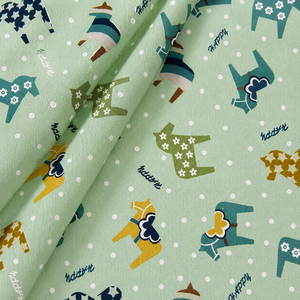 Tela de sarga 100% algodón ecológica con estampado ecológico de caballo Dala escandinavo, textil con dibujos animados para ropa de bebé y ropa infantil. - Product Image 1
