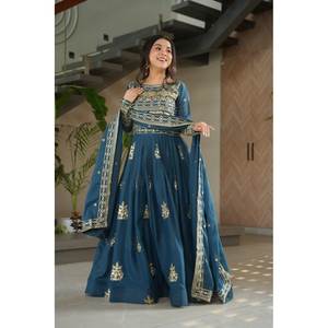 Ropa de diseñador india y pakistaní Lentejuelas-Vestido múltiple con Dupatta bordada - Product Image 6