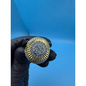Anillo de Plata 925 Premium con Diamante Cultivado en Laboratorio, Diseño Redondo, Tono Dorado, Joyería de Lujo para Minoristas - Product Image 1