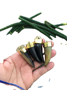 สเวตเตอร์ไข่มุกเทียมคลาสสิกสร้อยคอเครื่องประดับของขวัญทางศาสนาทันสมัยจี้เขาควายขัดเงาพร้อมโซ่ใบมีดสุดหรู - Product Image 4