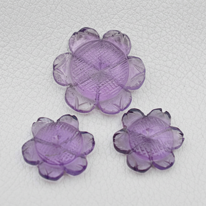 Cabochon en améthyste naturelle du Brésil, sculpté à la main en forme de fleur, 4mm-20mm, bonne brillance, vente en gros, pierre précieuse sculptée à la main, provenance indienne - Product Image 1