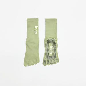 Chaussettes de Pilates pour femmes JZVINA à 5 doigts, antidérapantes, anti-ampoules, évacuant l'humidité, en coton, fabriquées au Vietnam, vente en gros - Product Image 5