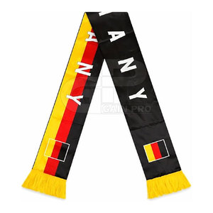Écharpe de football confortable en tricot acrylique doux, design de haute qualité pour les supporters au stade et lors des matchs en plein air - Product Image 4