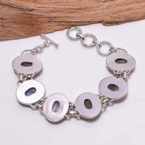 Bracelet ovale en pierre de lune arc-en-ciel, éclat bleu, style bohème, argenté, fait main, bijou en pierre précieuse, cadeau pour elle - Product Image 6