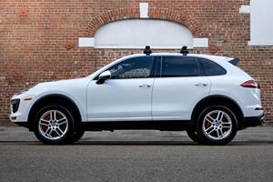 Porsche Cayenne Turbo 2016 - Product Image 2