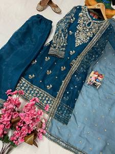 Realza la Belleza de tu Armario con este Conjunto de Salwar Kameez Moderno de Secado Rápido Recién Lanzado para Fiestas - Product Image 3
