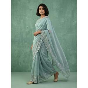 Sari en soie pure Chanda pour femme Elite Weaves, broderie florale élégante, travail Schiffli Resham Zari, bordure ajourée – Idéal pour les mariages - Product Image 5