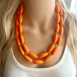 Collar de resina diseñado con un aspecto artístico minimalista pero atractivo, joyería ligera adecuada para uso diario y estilo de oficina. - Product Image 1