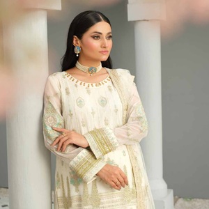 Venta al por mayor: Conjunto de 3 piezas de Salwar Kameez de chifón de viscosa bordado de la marca Wijdan para mujer, ropa india de fiesta, sin arrugas, étnica y moderna. - Product Image 6