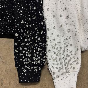 Sweat à capuche personnalisé 2025 pour hommes, basiques personnalisés en coton mélangé avec strass, fabriqué au Pakistan - Product Image 2