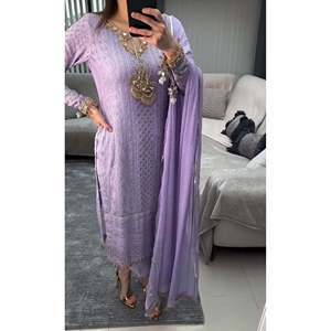 Conjunto de ropa de fiesta de diseñador para mujer, parte superior de Georgette de imitación pesada con parte inferior y aspecto elegante Dupatta - Product Image 4