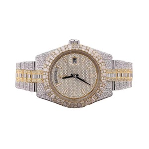 Reloj de cuarzo analógico de lujo con fecha y día, esfera con bisel de diamantes, correa bicolor en oro y plata - Product Image 1
