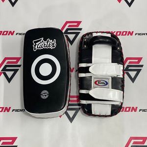 Équipement d'entraînement de haute qualité Fairtex, boucliers de frappe personnalisés OEM ODM, pads de frappe incurvés pour le kickboxing, pads de frappe pour la boxe, gants de Muay Thai MMA - Product Image 2