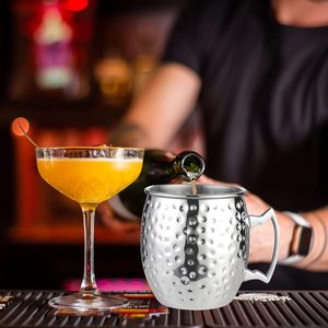 Fabricante Mayorista de Tazas Moscow Mule Martilladas de 18 oz, Vasos de Acero Inoxidable para Cerveza y Vino con Asas de Acero - Product Image 1