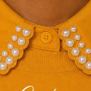 Sudadera Personalizada de Invierno con Estampado Sigma Gamma Rho y Cuello Dorado con Perlas para Mujer, Elegante Sudadera de Cuello Redondo con Diseño Griego, Informal y a la Moda - Product Image 5