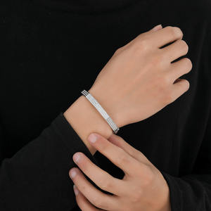 Bracelet cubain en moissanite VVS1 le plus vendu pour un style urbain de luxe, disponible à prix d'exportation depuis l'Inde - Product Image 1