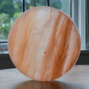 Lámpara de Sal del Himalaya Redonda Pulida Moderna y Ecológica, Placa de Piedra Rosa Natural, Luz Nocturna Portátil, Decoración para el Hogar - Product Image 2