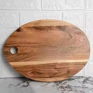 Planche à découper classique en bois massif, fabriquée à la main, pour la préparation des aliments - Product Image 6