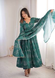 Robe de mariée de luxe la plus vendue pour femmes, robe de soirée élégante, provenant d'un fournisseur indien à prix de gros - Product Image 6