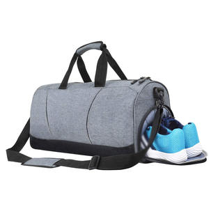 Sac de sport léger et grand format pour homme, durable, imperméable, idéal pour les voyages et la gym - Product Image 1