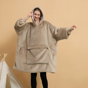 Couverture à capuche surdimensionnée personnalisée en polaire Sherpa épaisse, imprimée, confortable et chaude - Product Image 4