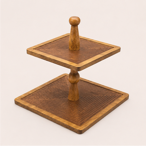 Support à gâteau en bois à 2 niveaux, fait main, plateau carré pour servir des desserts, cupcakes et pâtisseries, écologique, pour une utilisation en cuisine rustique - Product Image 5
